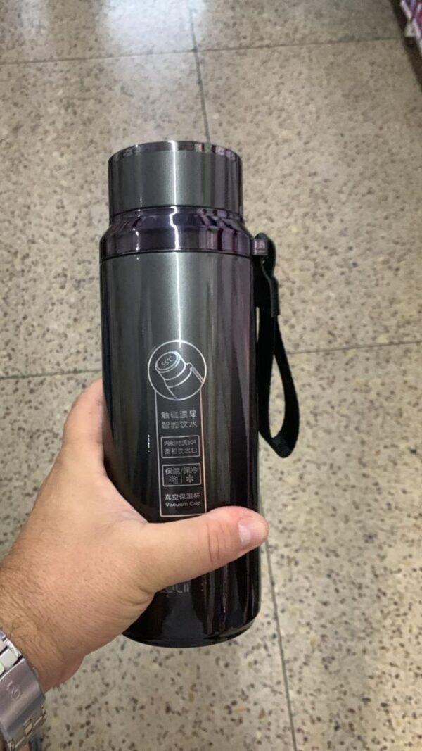 Garrafa Térmica Fashion com Display de Temperatura 1L
